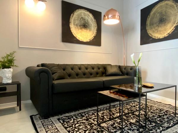 INTOMILAN Galleria Duomo I Boutique & Design Aparthotel : photo 2 de la chambre suite deluxe avec lit king-size