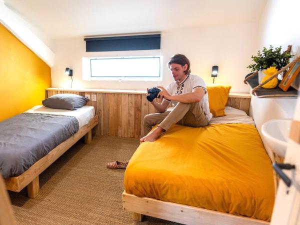 SURF HOSTEL BIARRITZ : photo 1 de la chambre chambre lits jumeaux