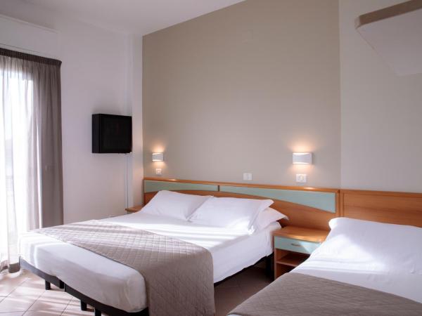 Hotel Holland : photo 1 de la chambre chambre triple confort