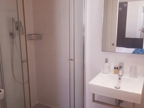 Boutique Hôtel Neptune Nice : photo 3 de la chambre petite chambre double