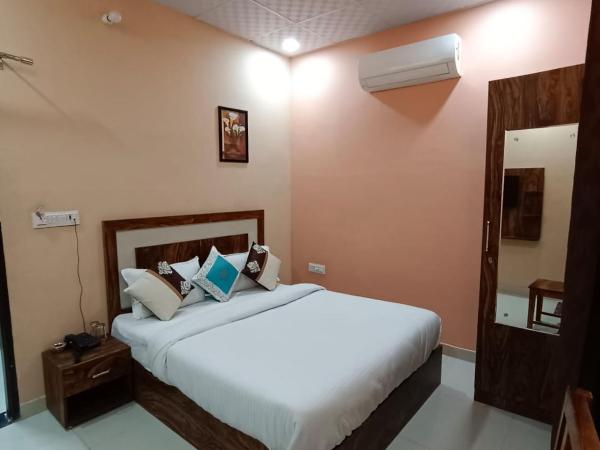 Hotel Greenoz : photo 1 de la chambre chambre double deluxe (2 adultes + 1 enfant)