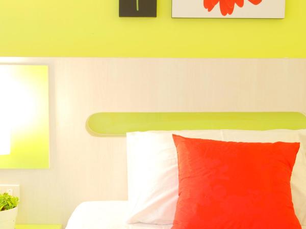 The Inn Saladaeng : photo 5 de la chambre chambre double ou lits jumeaux supérieure