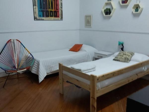 Cerca de todo Habitaciones : photo 2 de la chambre chambre lits jumeaux