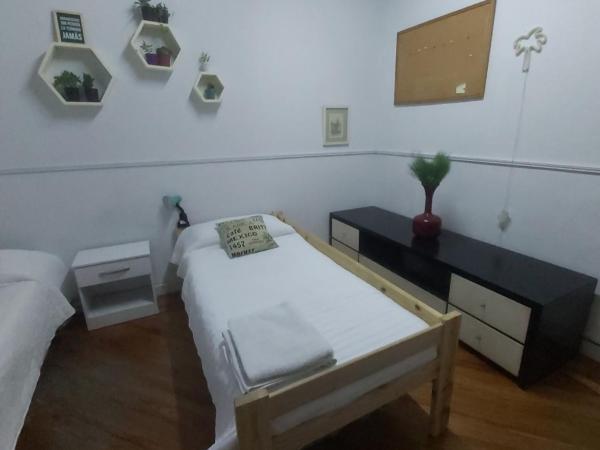 Cerca de todo Habitaciones : photo 3 de la chambre chambre lits jumeaux