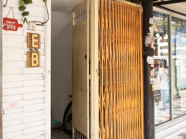 Escape Backpackers KK : photo 7 de la chambre lit dans dortoir mixte de 8 lits 