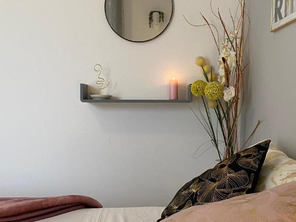 Guest House Tonica : photo 6 de la chambre studio avec vue sur jardin