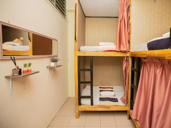 Escape Backpackers KK : photo 2 de la chambre lit dans dortoir mixte de 4 lits