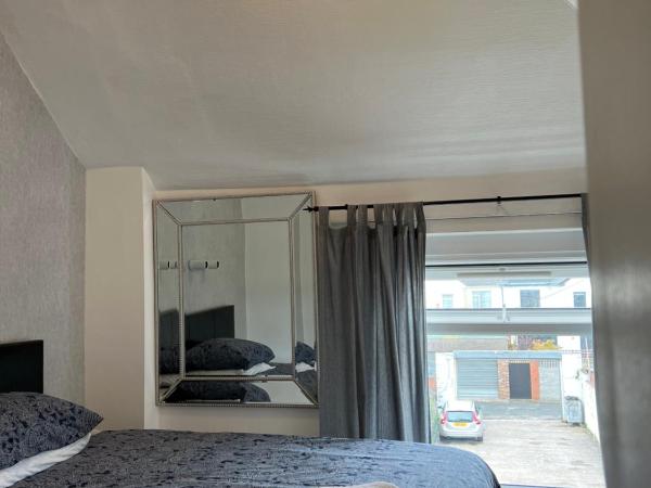parklane guest house : photo 2 de la chambre chambre simple avec salle de bains 