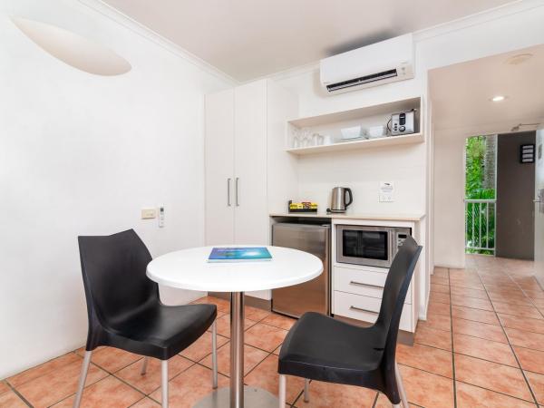 Paradise On The Beach Resort : photo 7 de la chambre studio avec vue sur la piscine