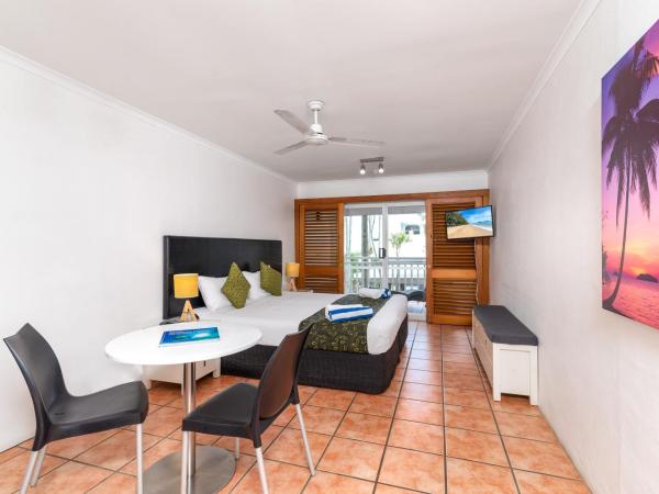 Paradise On The Beach Resort : photo 5 de la chambre studio avec vue sur la piscine