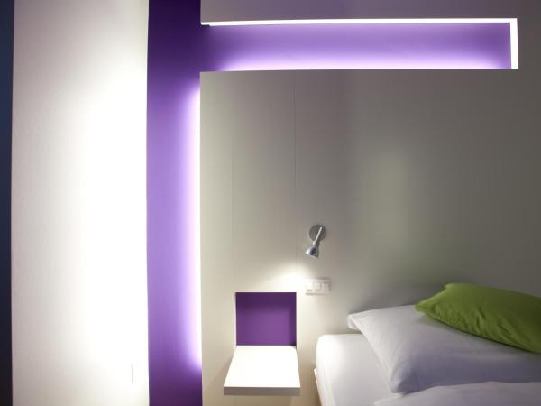 Hotel Dom : photo 1 de la chambre chambre lit queen-size 