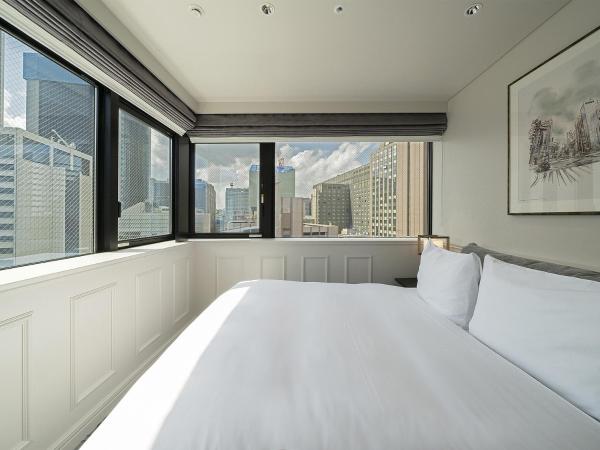 GINZA HOTEL by GRANBELL : photo 3 de la chambre chambre lit queen-size deluxe - vue sur train - non-fumeurs
