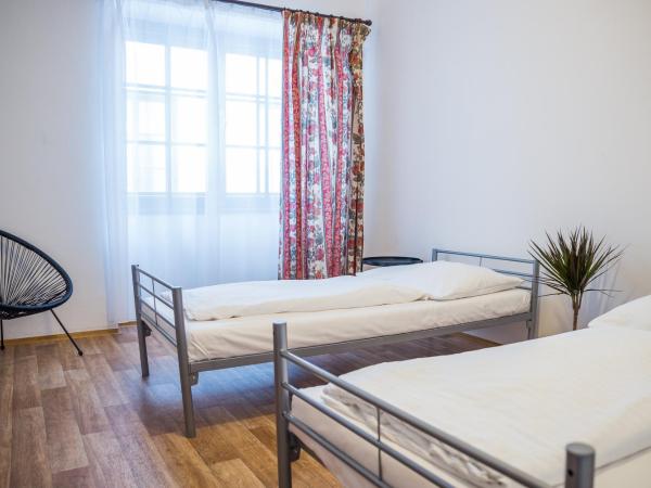 Hostel Little Quarter : photo 2 de la chambre grande chambre simple