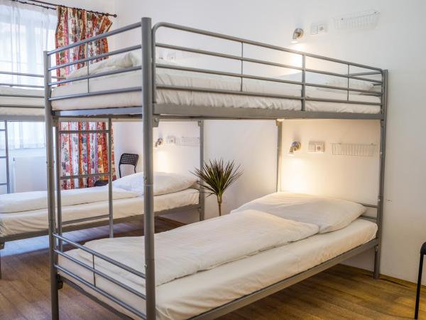 Hostel Little Quarter : photo 1 de la chambre lit superposé dans dortoir mixte