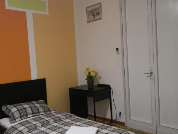 Firenze inn 21 Florence : photo 2 de la chambre chambre lits jumeaux avec salle de bains commune