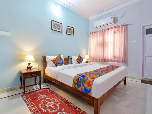 FabHotel The Castle Homestay I : photo 3 de la chambre chambre deluxe