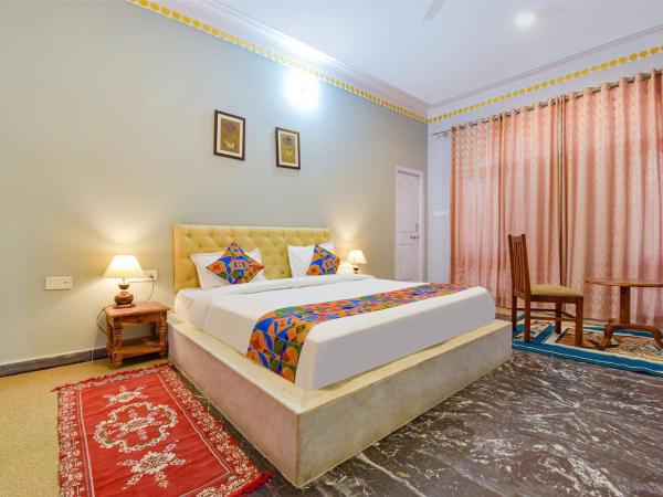 FabHotel The Castle Homestay I : photo 3 de la chambre chambre double supérieure