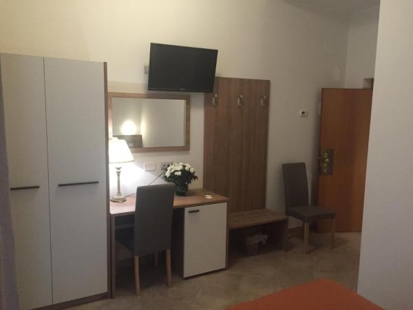 Hotel Montecarlo : photo 5 de la chambre chambre double