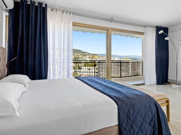 Cannes Marina Appart Hotel Mandelieu : photo 4 de la chambre appartement de luxe 2 chambres - vue sur mer