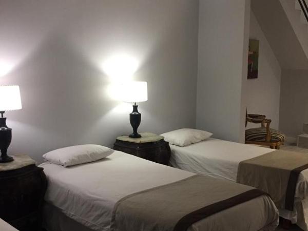 1253 Recoleta Small Hotel : photo 2 de la chambre chambre familiale
