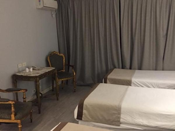 1253 Recoleta Small Hotel : photo 3 de la chambre chambre familiale