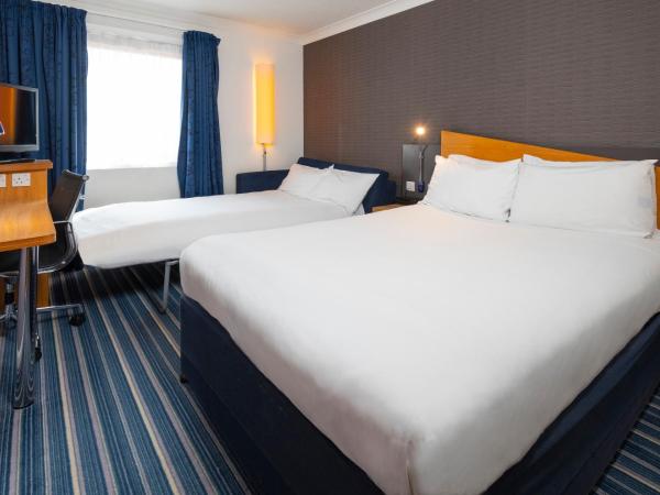 Holiday Inn Express Birmingham - Snow Hill, an IHG Hotel : photo 2 de la chambre chambre double avec canapé-lit
