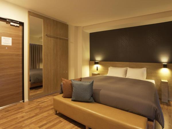 Sakura Terrace The Gallery : photo 5 de la chambre chambre lit king-size sur le toit avec balcon - aile nord
