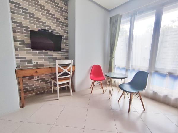 Urbanest Inn House TB Simatupang : photo 5 de la chambre grande chambre double