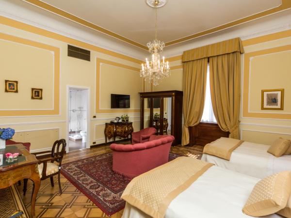 Hotel Bristol Palace : photo 10 de la chambre chambre quadruple
