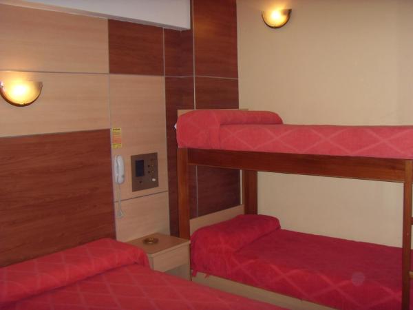 Hotel Embajador : photo 4 de la chambre chambre triple standard