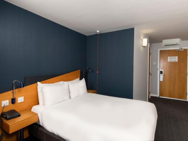 Holiday Inn Express Edinburgh - Royal Mile, an IHG Hotel : photo 1 de la chambre chambre double - accessible aux personnes à mobilité réduite 