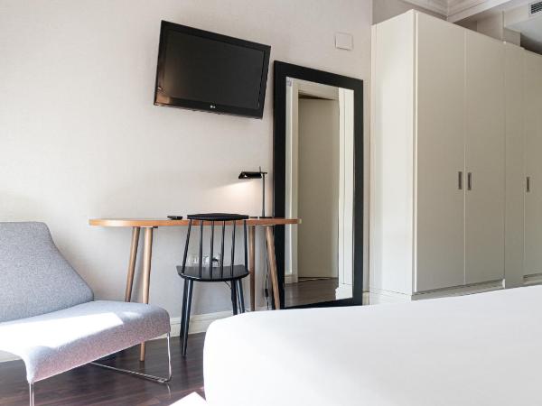 Hotel Sardinero Madrid : photo 4 de la chambre chambre double de luxe avec lit d'appoint (3 adultes)