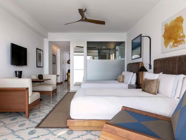 The Cape, A Thompson Hotel, by Hyatt : photo 5 de la chambre queen room with two queen beds, ocean view and accessible shower - disability access