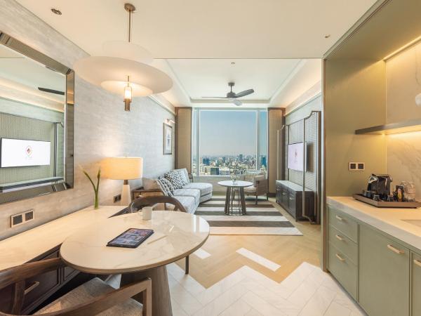 Eastin Grand Hotel Phayathai : photo 7 de la chambre suite 1 chambre avec accès au salon