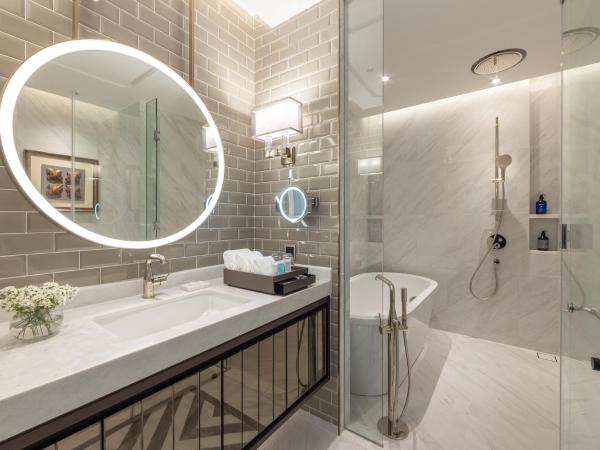 Eastin Grand Hotel Phayathai : photo 3 de la chambre suite 2 chambres premium avec accès au salon