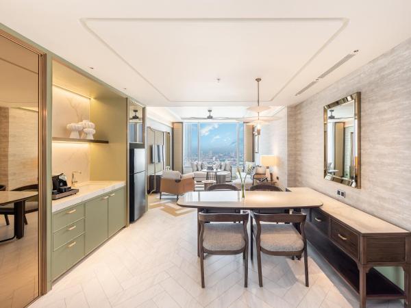 Eastin Grand Hotel Phayathai : photo 4 de la chambre suite 2 chambres premium avec accès au salon