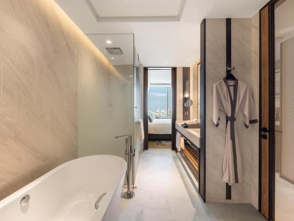 Eastin Grand Hotel Phayathai : photo 6 de la chambre hébergement deluxe avec accès au salon