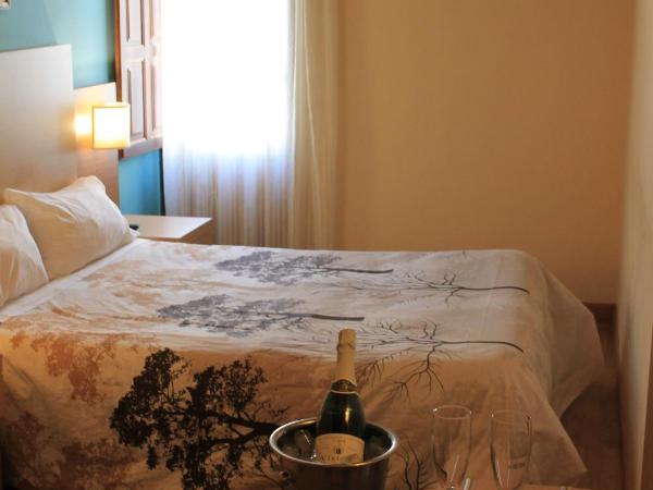 Hotel Mirador Puerta del Sol : photo 9 de la chambre chambre double ou lits jumeaux