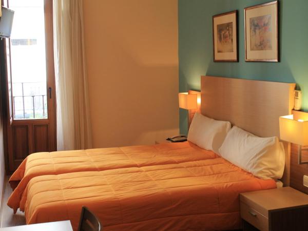 Hotel Mirador Puerta del Sol : photo 6 de la chambre chambre double ou lits jumeaux