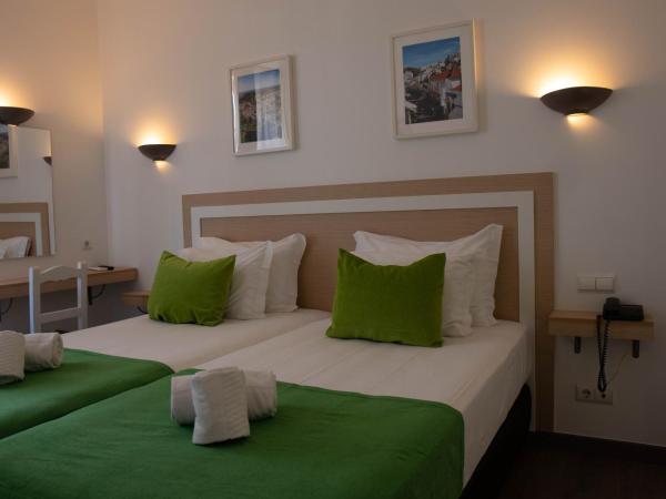 Albufeira Beach Hotel by Kavia : photo 2 de la chambre chambre lits jumeaux supérieure avec balcon