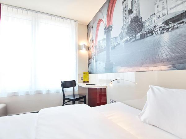 B&B HOTEL Krakow Centrum : photo 4 de la chambre chambre triple