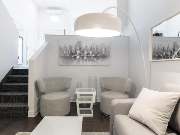 Parc Avenue Residences Mile End : photo 9 de la chambre appartement en duplex - 103