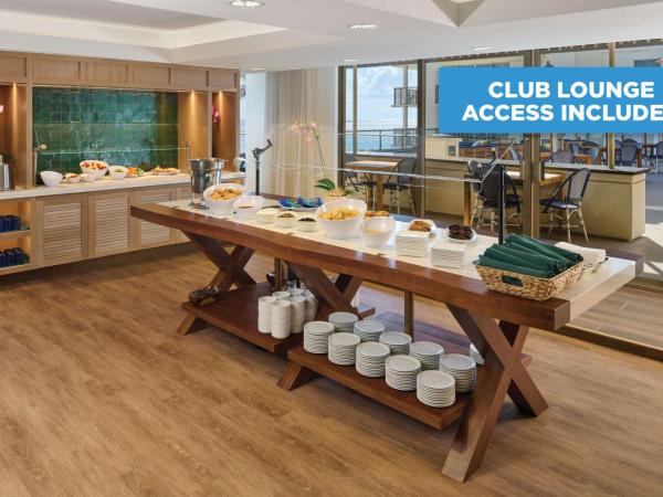 OUTRIGGER Reef Waikiki Beach Resort : photo 10 de la chambre suite club 1 lit king-size - vue sur océan