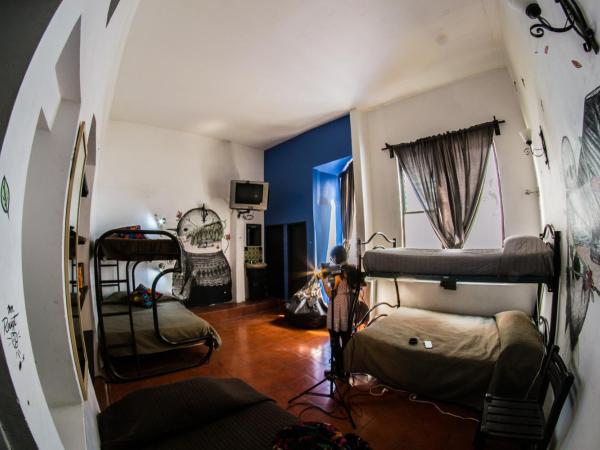 Gente de Más Hostel : photo 3 de la chambre lit dans dortoir mixte de 4 lits