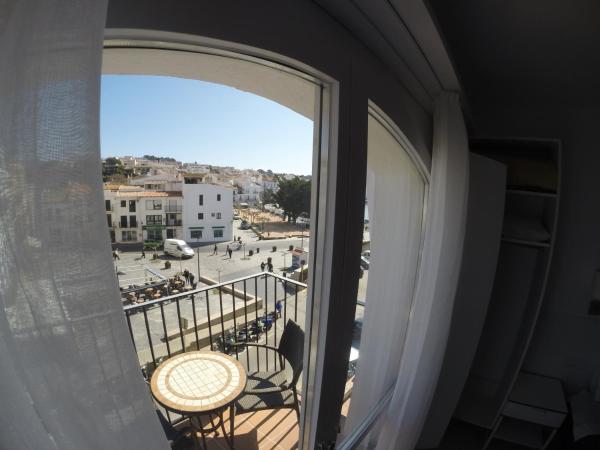 Hostal Marina Cadaqués : photo 7 de la chambre chambre double deluxe avec balcon - vue sur mer