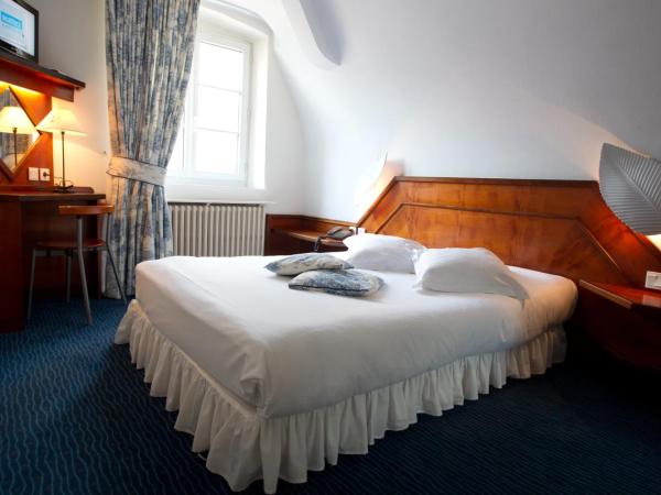 Hotel Suisse : photo 10 de la chambre chambre de charme - vue sur cathédrale