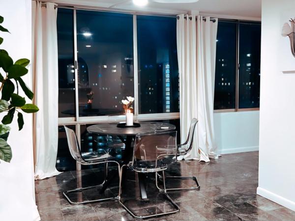 Highrise luxury two bedroom condo in Downtown Atlanta within minutes!! : photo 8 de la chambre appartement 2 chambres