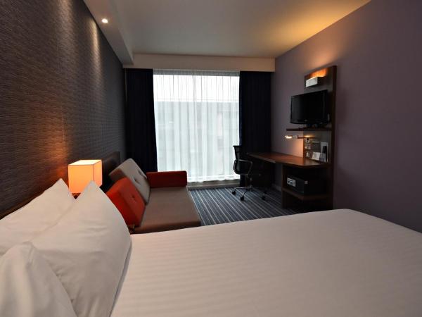 Holiday Inn Express Manchester City Centre Arena, an IHG Hotel : photo 7 de la chambre premium double room with sofa