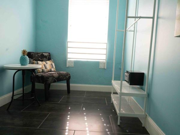 Beds n' Drinks : photo 8 de la chambre chambre avec 2 grands lits queen-size