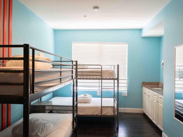 Beds n' Drinks : photo 8 de la chambre lit simple dans dortoir pour femmes de 6 lits